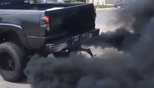 وفاقی دارالحکومت میں ماحولیاتی آلودگی کا باعث بننے والی گاڑیوں کا داخلہ بند