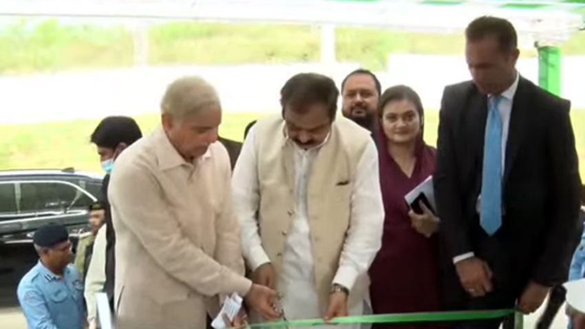 وزیراعظم نے راولپنڈی اسلام آباد کیلئے میٹرو بس سروس گرین اور بلیو لائن کا افتتاح کردیا
