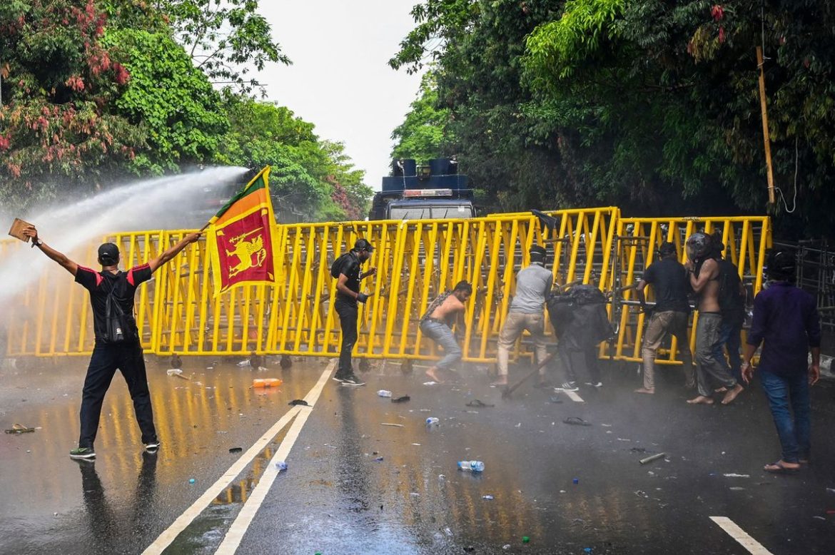 سری لنکا میں نافذ ایمرجنسی میں توسیع