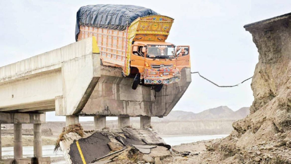 بلوچستان کا ملک کے دیگر تمام صوبوں سے زمینی رابطہ منقطع