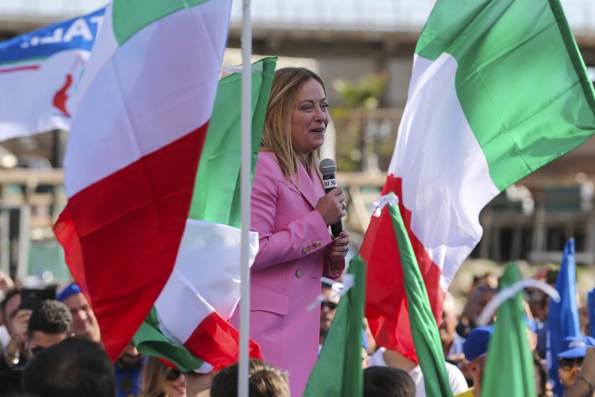 جارجیا میلونی کی برادرز آف اٹلی پارٹی نے اگلی پارلیمنٹ میں واضح اکثریت کے ساتھ انتخاب جیت لیا