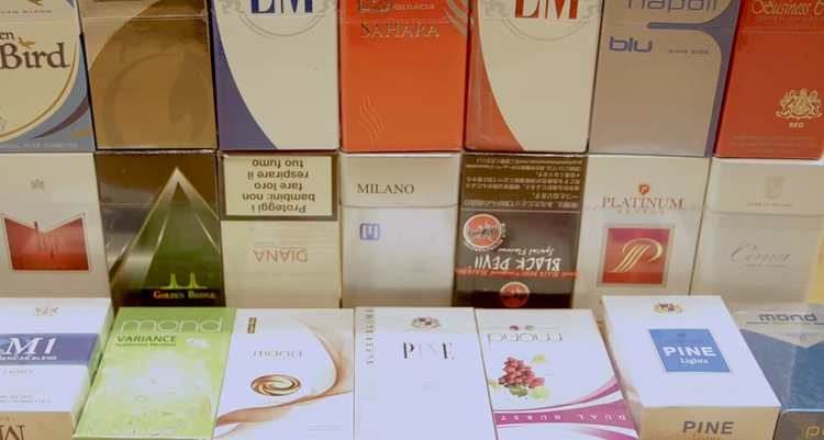 کسٹم انٹیلی جنس کے چھاپے، کروڑوں روپے کے سمگل شدہ سگریٹس برآمد