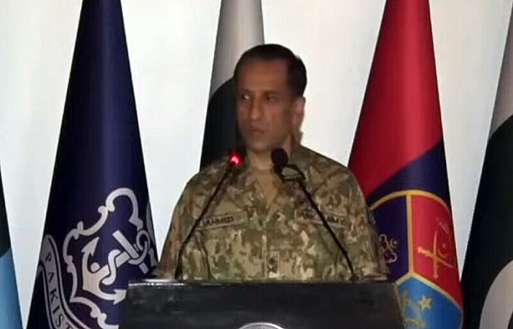 فوج کو سیاست میں گھسیٹنا ملک وقوم کے مفاد میں نہیں ،اس سے انتشار پھیلے گا ، میجر جنرل احمد شریف