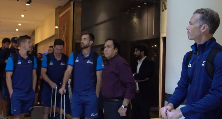 نیوزی لینڈ کرکٹ ٹیم وائٹ بال سیریز کھیلنے کیلئے پاکستان پہنچ گئی