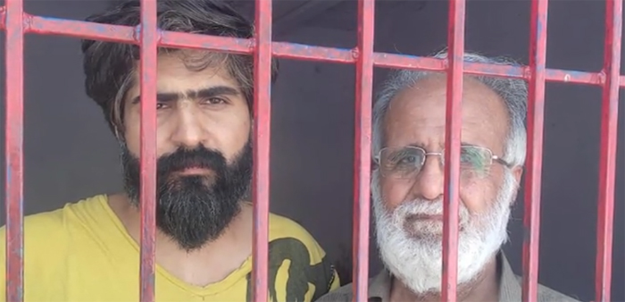 رینجرز چوکی کو آگ لگانے والے باپ بیٹا گرفتار، اعتراف جرم کرلیا، معافی بھی مانگ لی، ویڈیو دیکھیں