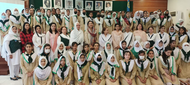 پاکستان گرل گائیڈز ایسوسی ایشن کی جانب سے سرٹیفکیٹ تقسیم کرنے کی تقریب کا اہتمام