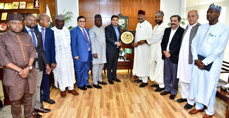 پاکستان نائیجریا براہ راست پروازیں شروع کرنے کا عمل تیز کریں۔ احسن بختاوری