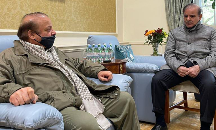 وزیراعظم شہباز شریف، نواز شریف ملاقات میں انتخابات مقررہ وقت پر کرانے پر اتفاق