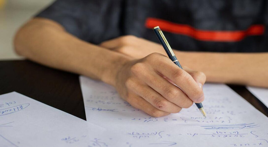 برٹش کونسل نے 15 مئی سے کیمرج امتحانات کا سلسلہ بحال کرنے کا اعلان کردیا