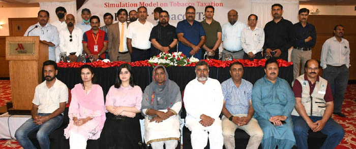 حکومت کو تمباکو پر ٹیکس بڑھانے کے فیصلے پر ثابت قدم رہنے کا مشورہ