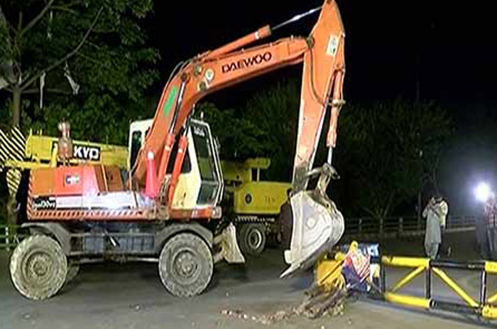 زمان پارک کے باہر قائم کی گئیں تجاوزات کے خاتمے کیلئے آپریشن مکمل