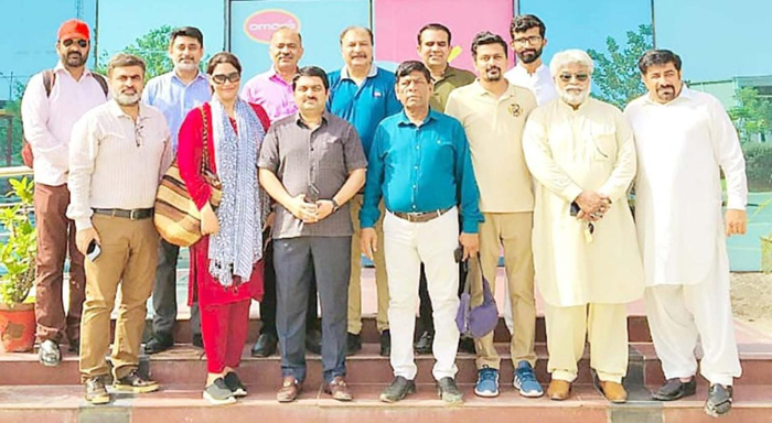 صحافیوں کا فریز لینڈ کمپینا اینگرو پاکستان لمیٹڈ ساہیوال ڈیری پلانٹ کا دورہ