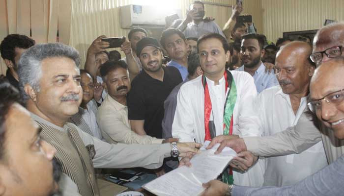 مرتضیٰ وہاب نے میئر کراچی کیلئے کاغذات نامزدگی جمع کروا دیے