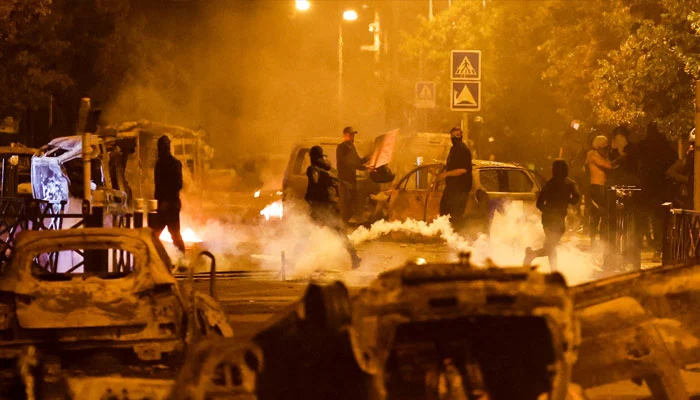 فرانس میں نوجوان کے قتل کیخلاف مظاہرے جاری، گرفتاریاں 3 ہزار تک پہنچ گئیں