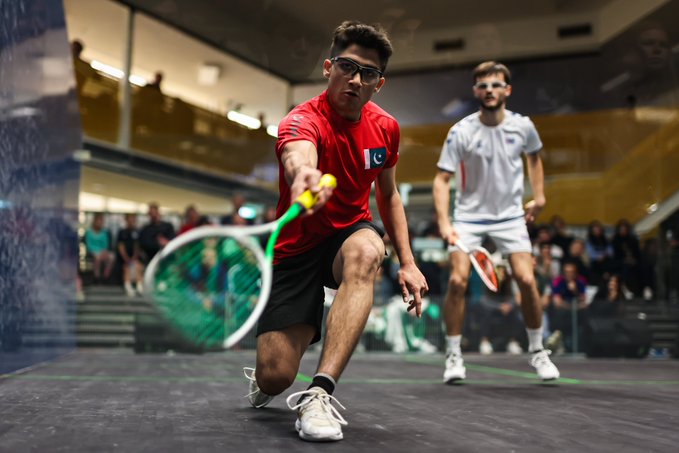 پاکستان کے حمزہ خان نے ورلڈ جونیئر سکواش چیمپئن شپ میں تاریخ رقم کردی