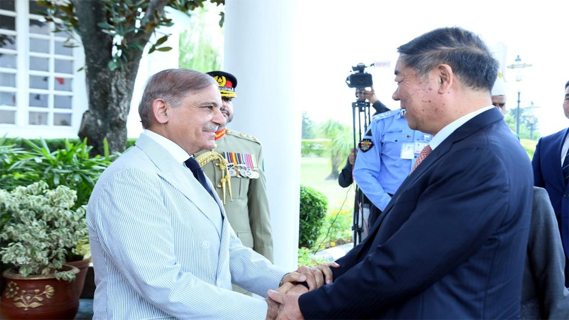 چین اور پاکستان ایک ایسے تعلق میں جڑے ہیں جو دنیا میں منفرد ہے، وزیراعظم