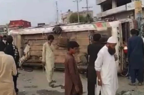 ڈرائیور کو نیند آگئی، ، بس الٹنے سے 5 مسافر ابدی نیند سو گئے