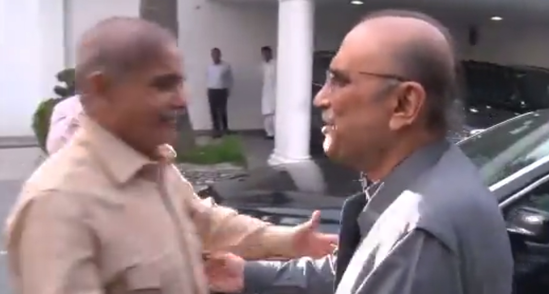 وزیراعظم شہباز شریف کی آصف زرداری سے ملاقات، نگران سیٹ پر تبادلہ خیال