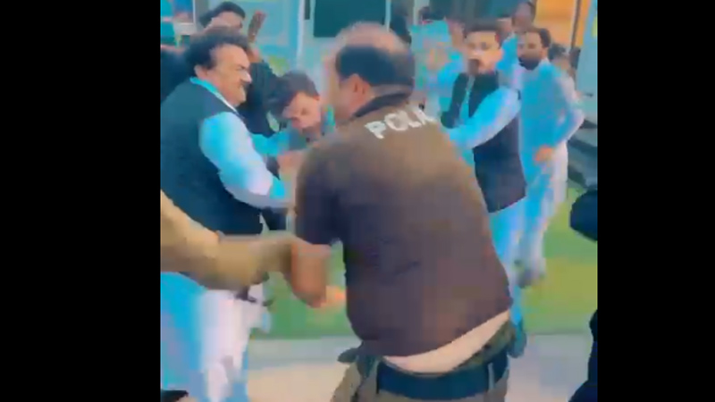 ایس ایچ او اور پولیس پر اندھا دھند تشدد