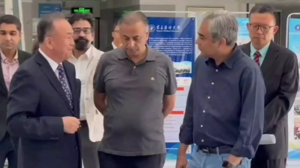 نگران وزیر اعلیٰ پنجاب کا  ننشیا کی میڈیکل یونیورسٹی کا دورہ، زیر تعلیم پاکستانی طلبہ سے ملاقات
