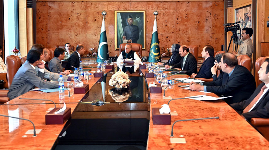 صدر کا  چھاتی کے کینسر کے بارے میں آگاہی پیدا کرنے کے لیے اجتماعی کوششوں پر زور