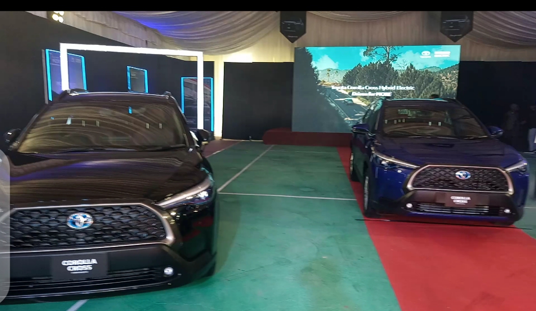 پاکستان کی پہلی لوکل مینوفیکچرڈ ہائی برڈ الیکٹرک ایس یو وی “ٹویوٹا کی کرولا کراس” گیم۔چینجر ثابت ہوگی