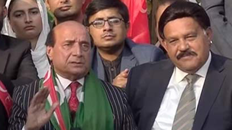 لطیف کھوسہ کا بیرسٹر گوہر کو کم تجربے کا طعنہ