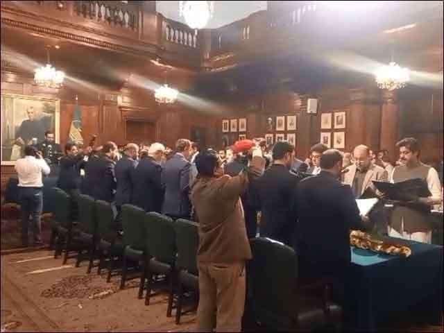 پنجاب کی 18 رکنی کابینہ نے عہدے کا حلف اٹھا لیا