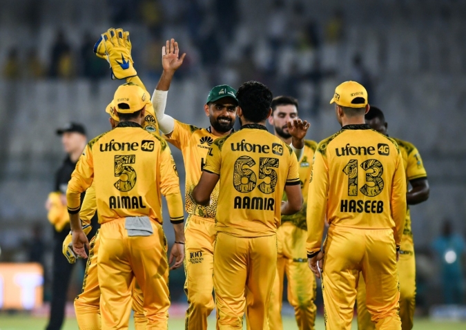 پی ایس ایل 9، پشاور زلمی نے سنسنی خیز مقابلے کے بعد کراچی کنگز کو 2 رنز سے شکست دیدی