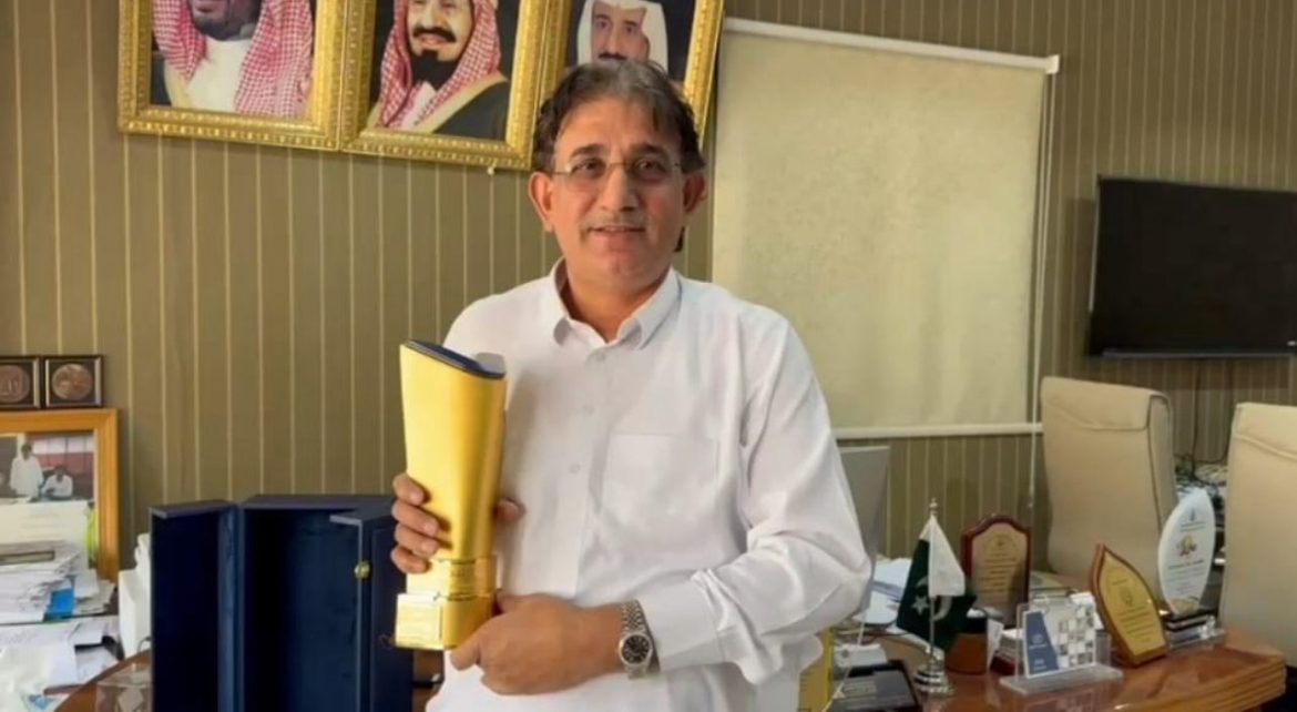 پاکستان کی معروف کاروباری شخصیت سردار غلام حسین نے سعودی عرب کا انٹرنیشنل کنسٹریکشن ایوارڈ جیت لیا