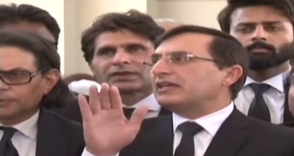 سپریم کورٹ کے حکم کے بعد حکومت دو تہائی اکثریت سے محروم ہوگئی ہے- بیرسٹر گوہر