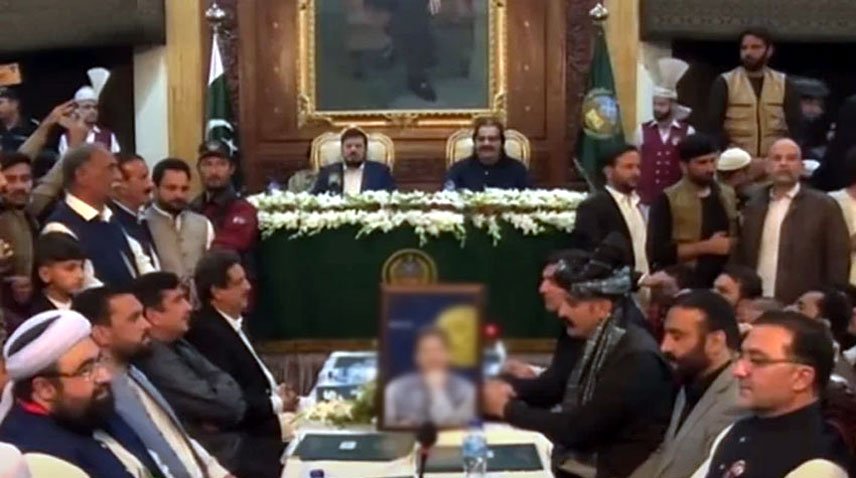 خیبرپختونخوا کابینہ نے وزرا کی مراعات میں اضافے سے متعلق بل کی منظوری دے دی