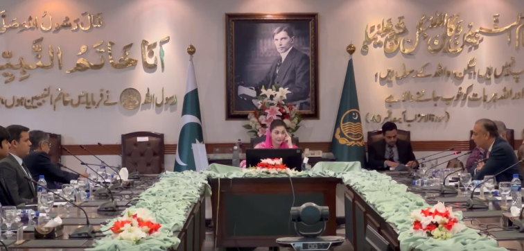 میرے سمیت کسی کی غلط بات نہ مانیں، وزیر اعلیٰ پنجاب کی اسسٹنٹ کمشنرز کو ہدایت