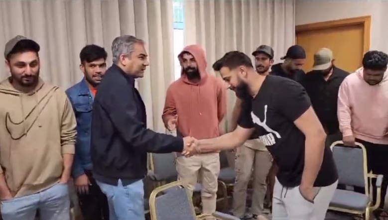 محسن نقوی کی قومی کرکٹرز سے ملاقات، ایک ہو کر کھیلنے کی تلقین