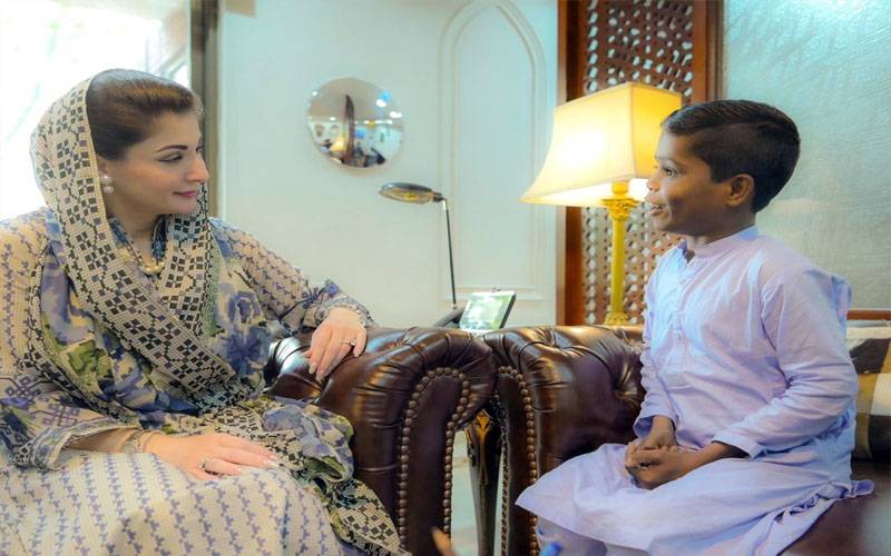 وزیر اعلیٰ پنجاب کا تھیلیسیمیا کے مریض بچے اور معروف پنجاب شاعر کیلئے امدادی چیک