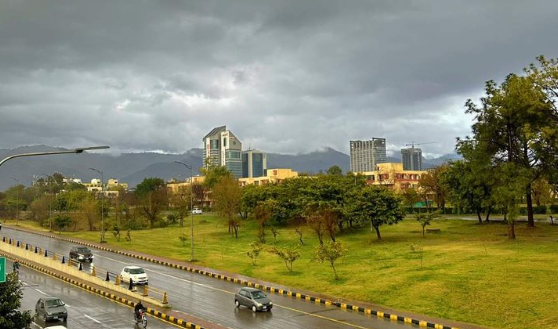 راولپنڈی  اور اسلام آباد میں آندھی  اور گرج چمک کے ساتھ بارش سے موسم خوشگوار