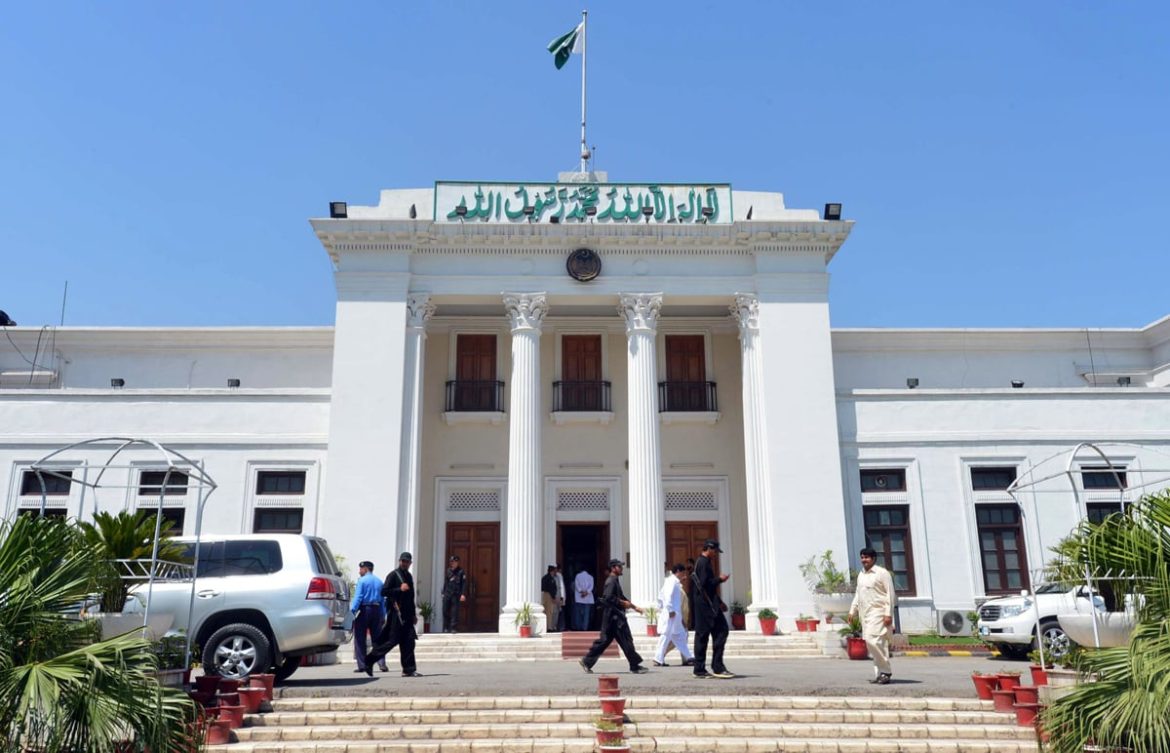 خیبرپختونخوا اسمبلی میں جعلی ڈگریوں پر بھرتیوں کا انکشاف