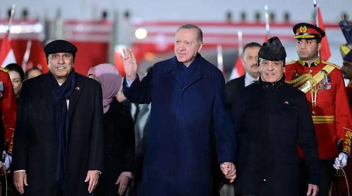 ترک صدر رجب طیب اردوان کی وزیراعظم ہاؤس آمد، گارڈ آف آنر پیش کیا گیا