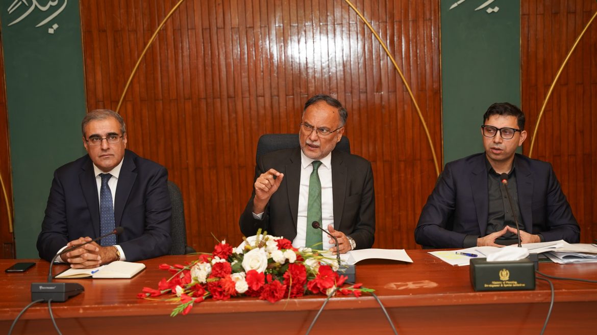 احسن اقبال کا وسطی ایشیائی ریاستوں سے سڑک، ریل اور سمندری تجارتی روابط قائم کرنے پر زور