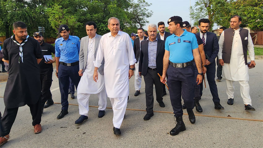 وزیر داخلہ کا جی سکس میں مرکزی امام بارگاہ کا دورہ