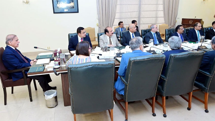 ملک میں جدید انفارمیشن اینڈ کمپیوٹر سسٹم تیار کیا جائے گا: وزیراعظم