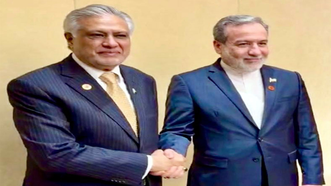 اسحاق ڈار کا  ایران کے ساتھ پاکستان کی غیر متزلزل یکجہتی کا اعادہ 