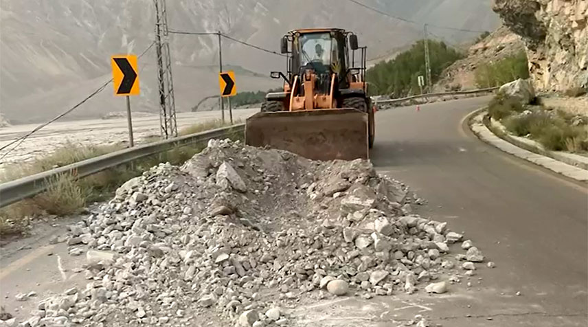 بارش سے متاثرہ گلگت بلتستان میں ملبہ ہٹانے اور شاہراہ قراقرم کو دوبارہ کھولنے کا کام جاری