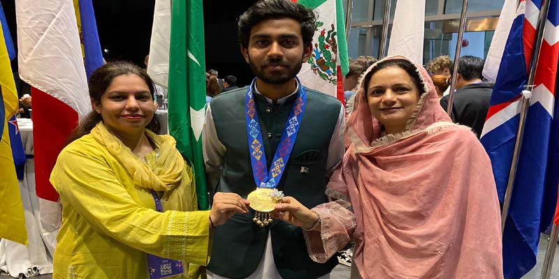 پاکستان کے عبدالرافع پراچہ نے بایولوجی اولمپیاڈ میں گولڈ میڈل حاصل کرکے تاریخ رقم کردی