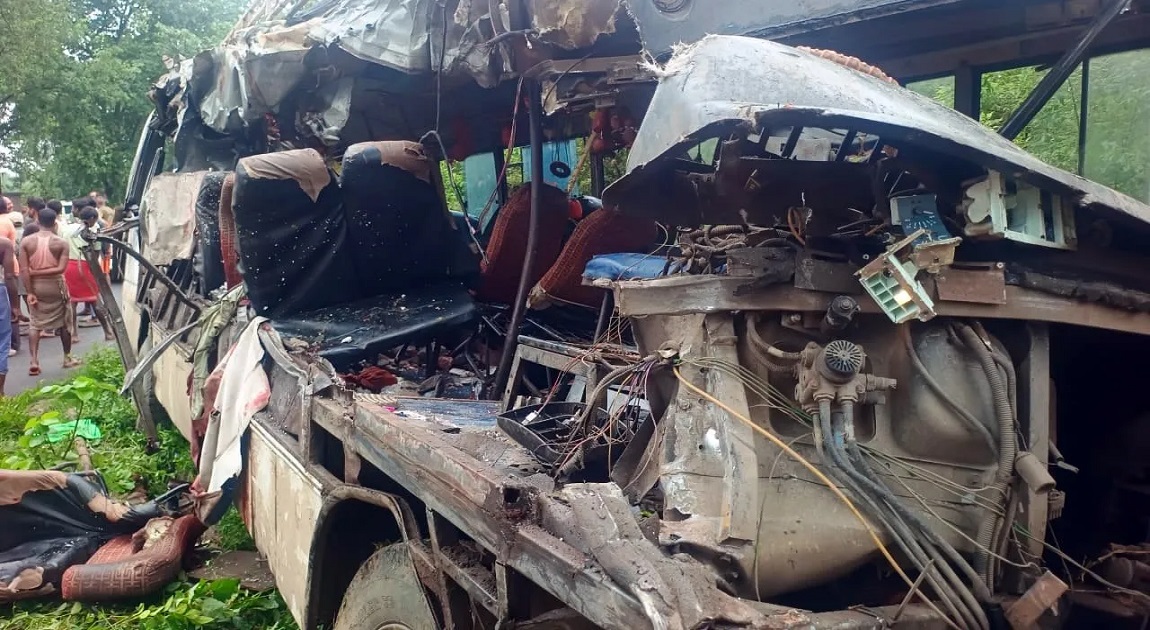 ہندویاتریوں کو لے جانے والی بس حادثے کا شکار، 18 ہلاک