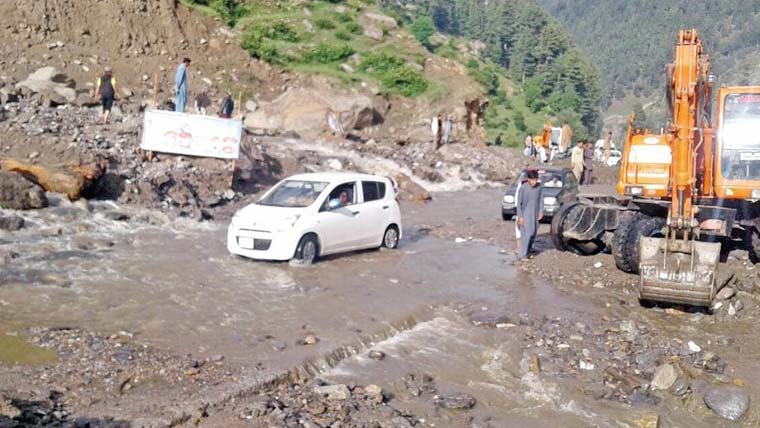 خیبرپختونخوا، سیاحتی مقامات کی سڑکیں خستہ حال، حادثات کا خدشہ، رپورٹ عدالت میں جمع