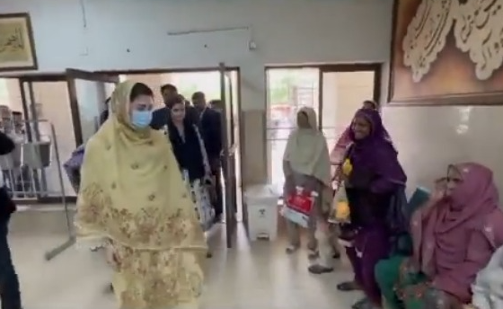 وزیر اعلیٰ پنجاب ڈی ایچ کیو ہسپتال ننکانہ صاحب پہنچ گئیں، تفصیلی دورہ کیا