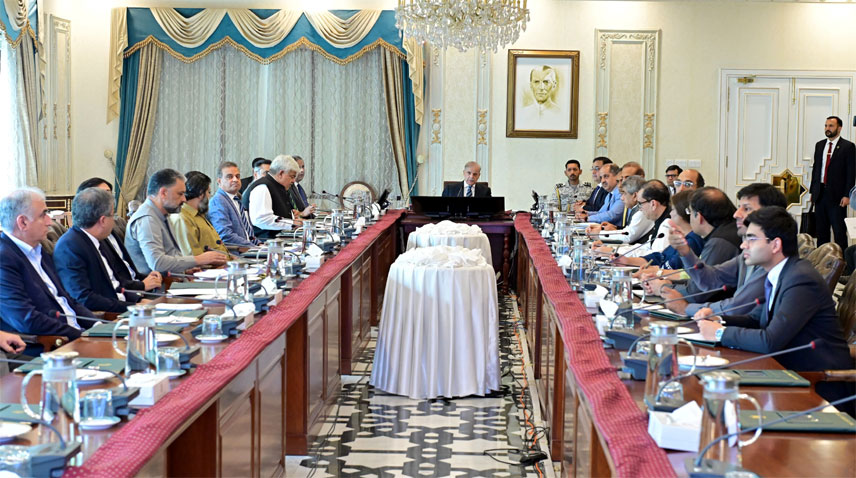 پاکستان بھارت کے ساتھ بامعنی مذاکرات کے لیے تیار ہے: وزیراعظم