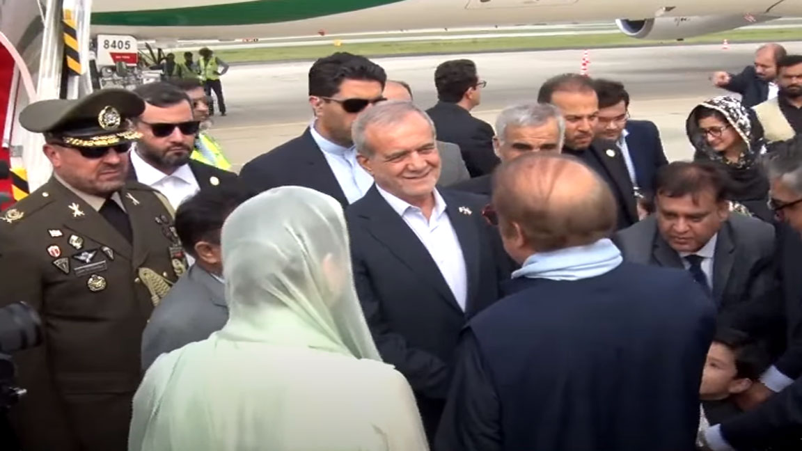 ایرانی صدر دو روزہ دورے پر لاہور پہنچ گئے
