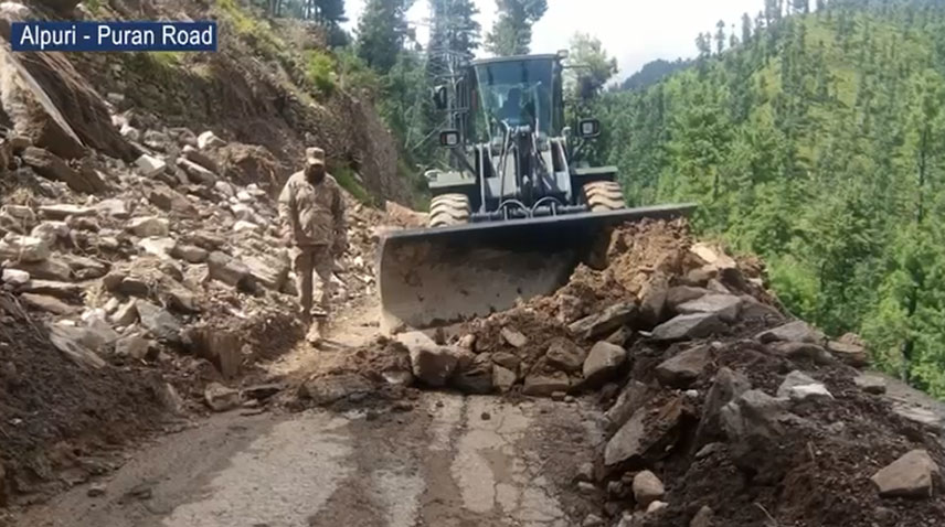 سیلاب زدہ علاقوں میں پاک فوج کی امدادی کارروائیاں جاری